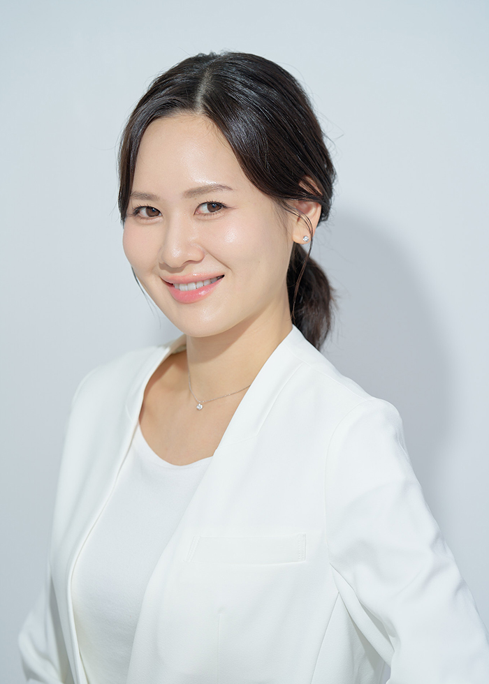 美容皮膚科医  内堀 麻友